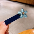 Blauer rechteckiger Haarclip mit einer klaren blauen Blume und bernsteinfarbener Perle - 3-Blau