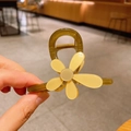 Pince à cheveux tournesol vert olive pour coiffures élégantes et demi-attaches - Clip Vert Avec Fleur Jaune