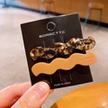 Fashionable wave pattern acetate hair clip set in tortoise shell and matte camel finish - Brown