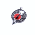 Dettaglio del ciondolo occhio del diavolo aquila gotica in acciaio inox vintage - Solo Ciondolo (Senza Catena) / Rosso