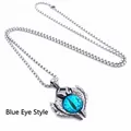 Macro detail van de blauwe boze oog hanger aan een robuuste stalen box ketting - Alleen Hanger (Geen Ketting) / Blauw Oog Stijl