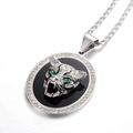 Detailopname van luipaardkop hanger met groene edelsteen ogen en pavé diamanten - Zilver (Alleen Hanger)