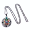 Colgante étnico de acero con pintura budista e incrustaciones de piedras turquesas - Estilo Dios de la Riqueza Verde (Con Cadena de Quilla) / Cadena Larga