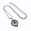 Collana in acciaio al titanio con ciondolo a cuore spinoso e gemma occhio rosso - Occhio Rosso Pendente Con Catena Lunga