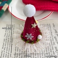Diadema navideña con sombrerito de terciopelo burdeos, estrellas doradas y encaje - 2-Clip Sombrero Árbol Navidad Rojo