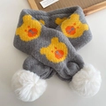 Sciarpa in maglia grigio scuro per bambini con motivo orsetto giallo e pompon bianchi - Grigio