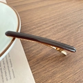 Eleganter Haarclip mit Schildpatt-Muster und poliertem, goldenem Metall-Verschluss - Dunkelkaffee