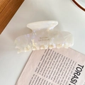 Pince à cheveux élégante en acétate blanc nacré avec finition irisée pour femmes - Blanc Sirène