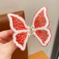 Barrette papillon rouge brodée avec bordure en fourrure blanche et perles pour filles - Paire de Clips Papillon Rose Volant
