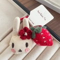 Élastique cheveux enfant avec lapin mignon et fraise sur un chouchou rouge - Lapin Fleur Rouge