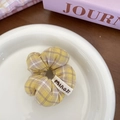 Chouchou à carreaux jaunes en coton avec texture douce et étiquette de marque pour cheveux - Carreaux Jaunes