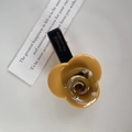 Eleganter gelber Acetat-Rosen-Haarclip mit Marmor-Mitte und schwarzer Klemme - Orange-Kaffee