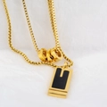 Zweilagige Gold-Titan-Halskette mit Box-Kette, ineinandergreifenden Ringen und schwarzem Rechteck - Gold