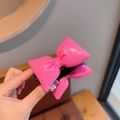 Pince à cheveux nœud rose pour filles, style ruban en similicuir texturé à la main - Deep Pink