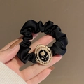 Französisches Vintage-Haargummi aus schwarzem Satin mit Goldrose und Perlenverzierung - Schwarz (1_Schwarze Kamelien-Haarkordel)