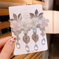 Pair of traditional Chinese hair clips with white translucent flowers and tassels - White Floral Silver Leaf Pendant (C563-3 Leaf)