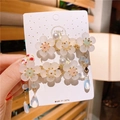 Fermagli per capelli a fiore bianco in stile cinese fatti a mano con perle e nappe - Set Fiore Bianco Opaco a Cinque Petali (C563-5三朵花)
