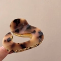 Irregular tortoiseshell acetate hair claw clip with golden metal base for women - Leopard Print