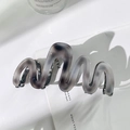 Pince à cheveux élégante avec motif marbre à l'encre et design ondulé noir et blanc - Gris Premium