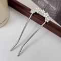 Elegante forcina a U argentata con grappoli di perle bianche lucide per acconciature - Bastoncino U Perla / Argento / 11.5CM