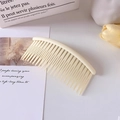 Peigne à cheveux minimaliste beige crème mat pour coiffage élégant et fixation des mèche - Blanc Cassé