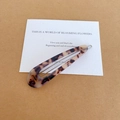 Classic tortoise shell hair clip made of acetate with France Handmade lettering - Beige