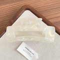 Irisierende perlweiße Haarklammer aus Acryl im Marmor-Design für langes Haar - Weiß (10cm)