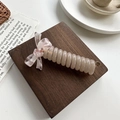 Spiral-Haarspange in Beige mit rosa Marmorschleife und France Handmade Gravur - Hellrosa Schleife Haargummi