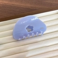 Pince à cheveux fleur lavande en résine brillante avec lettrage doré élégant - Bleu