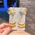 Paire de pinces à cheveux papillon avec fleurs bleues et roses, ailes d'or et cloches - Grand Pendentif Hirondelle (19#)