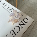 Pinza per capelli a fiore in acetato marmorizzato crema per stile elegante - Viola Taro
