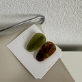 Set di due fermagli per capelli in acetato verde oliva e tartarugato per donna - Verde E Blu Caffè Marmorizzato