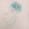 Barrette à nœud bleu clair avec dentelle blanche, perle en cœur et longs rubans - Bleu clair