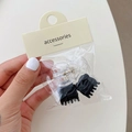 Süße Mini-Haarklammern mit Schleife in Schwarz und Transparent im Set mit Karte - Quadrat Transparent & Schwarz