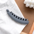 Pinza tipo banana gris mate con dientes de agarre para peinado de coleta en tela - Gris