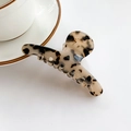 Elegant tortoiseshell pattern hair claw clip for women in polished acetate finish - Light Tortoiseshell