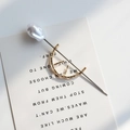 Minimalist silver hair stick with gold textured ring and large baroque pearl accent - Gold