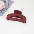 Pinza de pelo de media luna roja oscura mate para mujer con diseño geométrico minimalista - Rojo