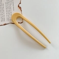 Horquilla minimalista en forma de U de color amarillo mate para peinados versátiles - Amarillo