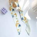 Elegante pañuelo de seda con estampado de bayas en cesta para el cabello o cuello - Estilo Níspero (C1117)