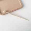 Minimalistische cremeweiße Haarnadel aus Acetat mit eleganter Perle für Dutt-Frisuren - Muschelweiß