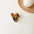 Mini tortoiseshell acetate hair claw clip with vintage amber pattern for side bangs - Dark Leopard