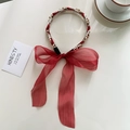 Serre-tête en mousseline rouge avec perles blanches et cristaux dorés sur fond blanc - Perle Strass Rouge