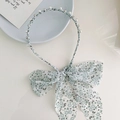 Serre-tête floral bleu clair avec grand nœud, perles et strass étincelants - Bleu Fleuri