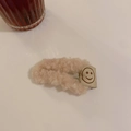 Plüsch Beige Teddy-Haarspange mit süßem Smiley-Gesicht-Label für Mädchen und Frauen - Beige Plüsch Haarklammer