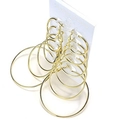 Détail de 6 paires de boucles d'oreilles créoles dorées de tailles variées - Or