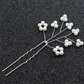 Silberne Braut Haarnadel in U-Form mit handgefertigten weißen Perlen und floralem Design - Weiß