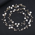 Exquisite 1-meter bridal hair vine with golden wire, white flowers and faux pearls - Gold 3-Petal Flower / 100cm