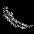 Eleganter Braut-Haarschmuck mit Silberdraht und funkelnden Kristallen auf schwarzem Grund - Silberner Kupferdraht Mit Klarem Kristall / Silber Stil