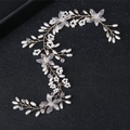 Tralcio di capelli da sposa fatto a mano con filo dorato, perle e fiori di cristallo su nero - Oro